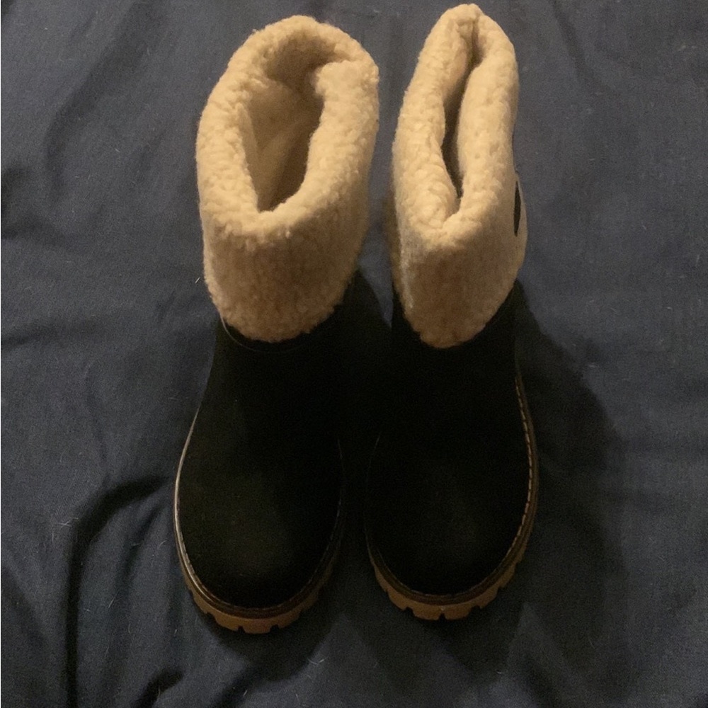 BRAND NEW Women's Waterproof Boots